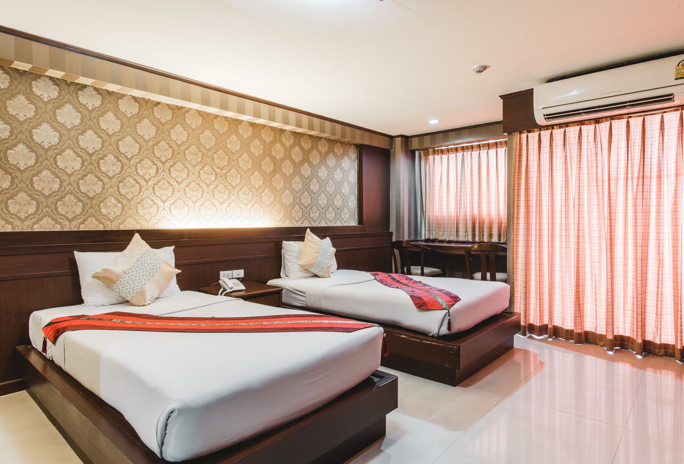 Convenient-Park-Bangkok-Sukhumvit-Room-22
