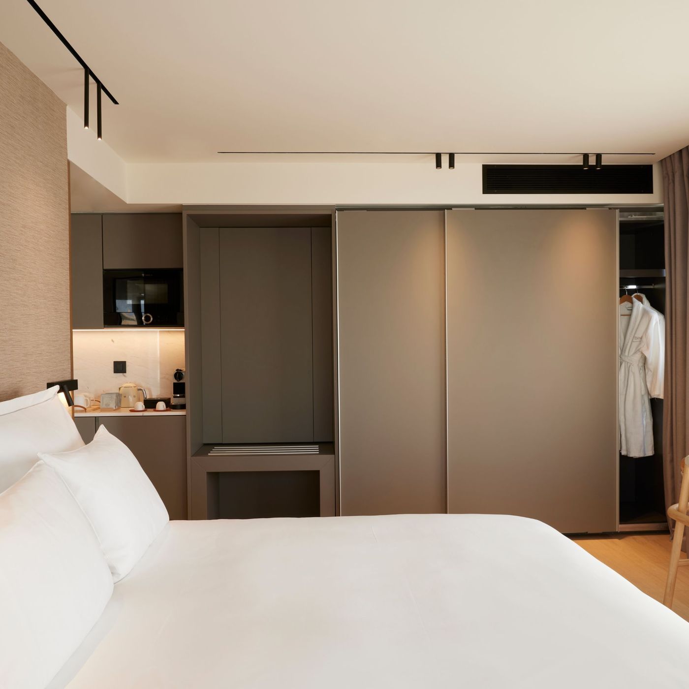 Dusit-Suites-Athens-Room-20