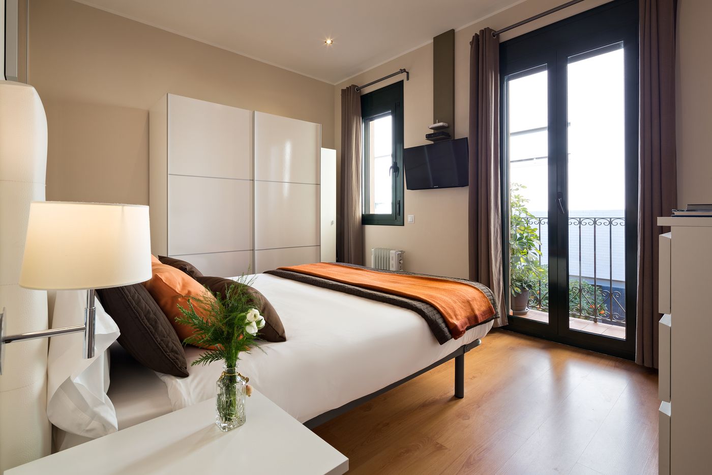 Lugaris Rambla-Spain-Barcelona-Room-8