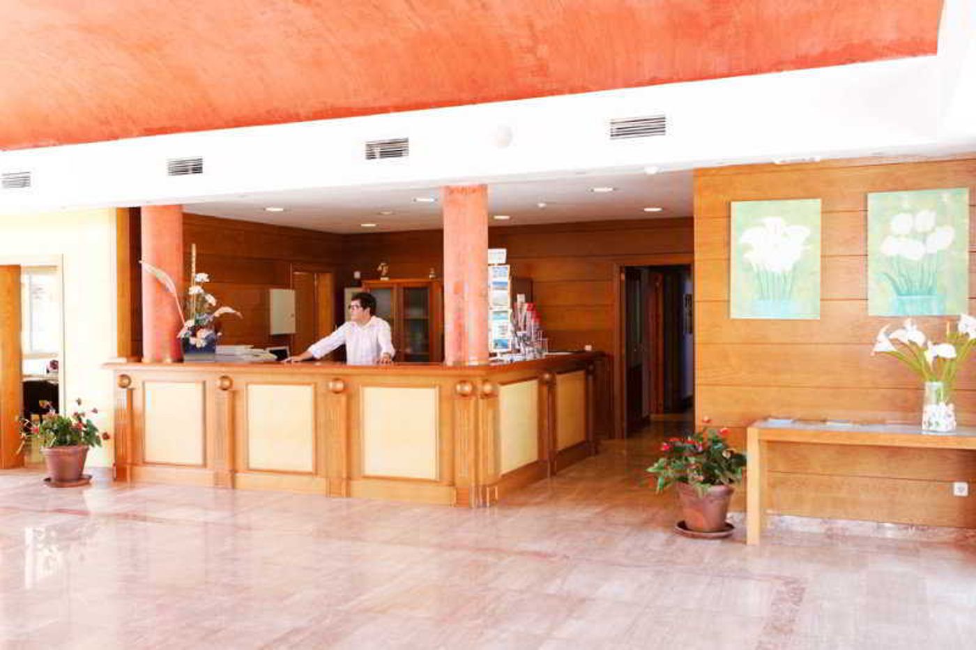 Isla-del-Aire-Lobby-20