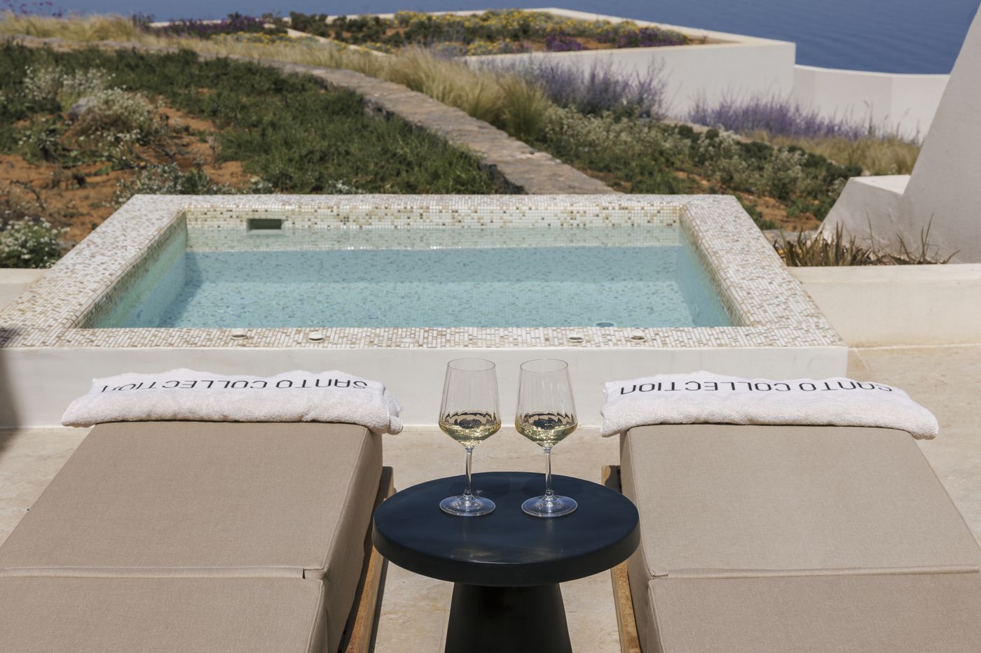 Santo Mine Oia Suites