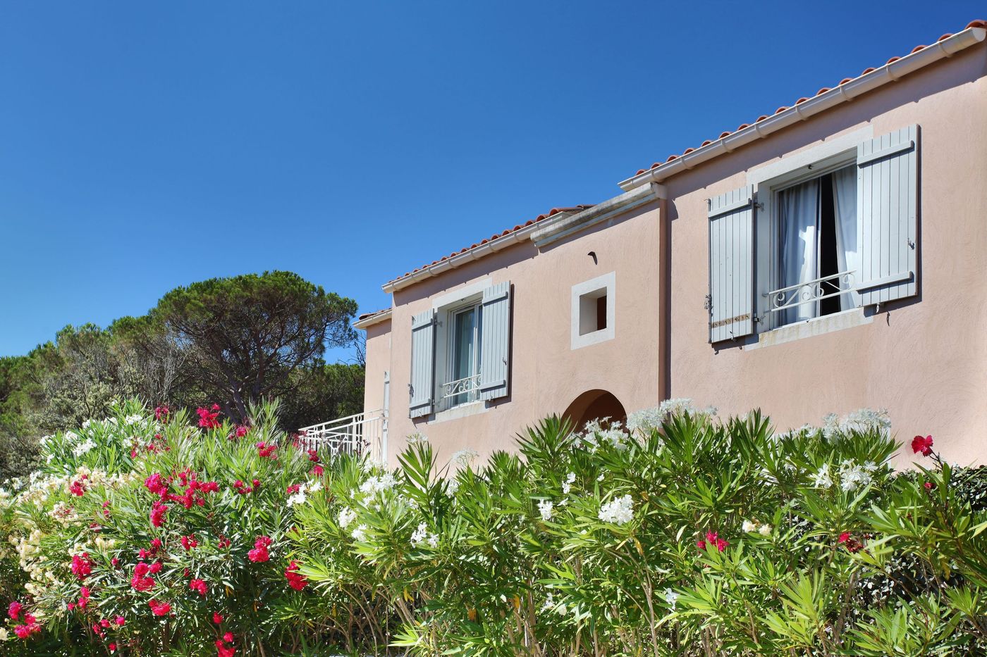 Residence-Odalys-Domaine-des-Eucalyptus-General-view-10