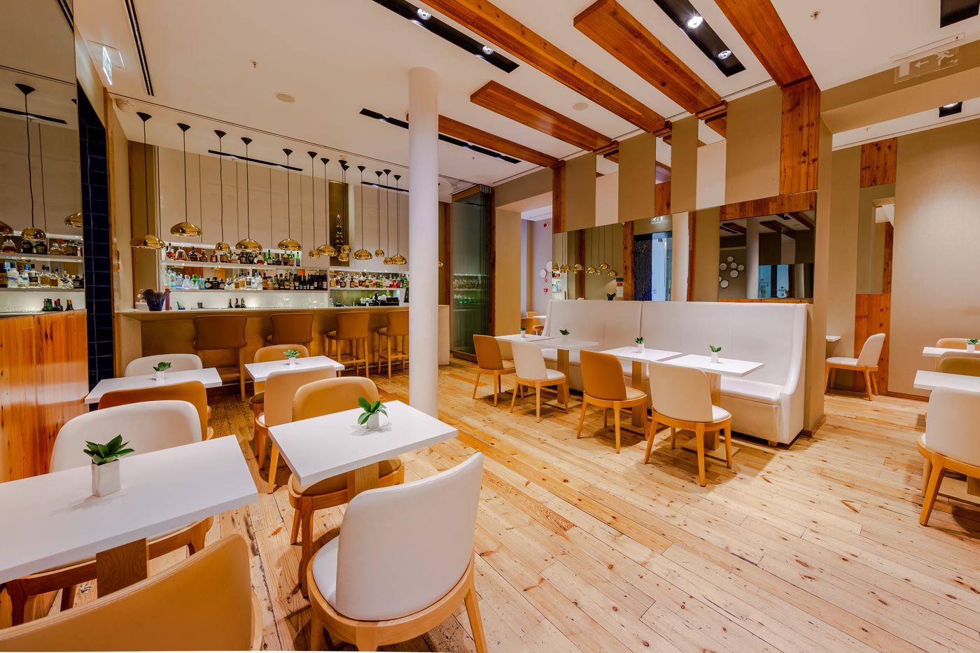 Portugal-Boutique-Hotel-Bar-11