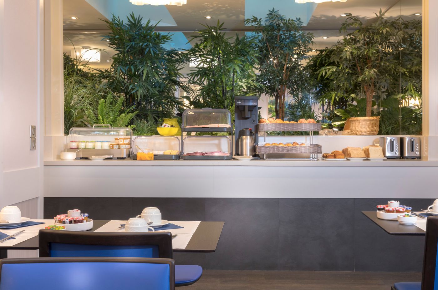 Elysees-Ceramic-Restaurant-10