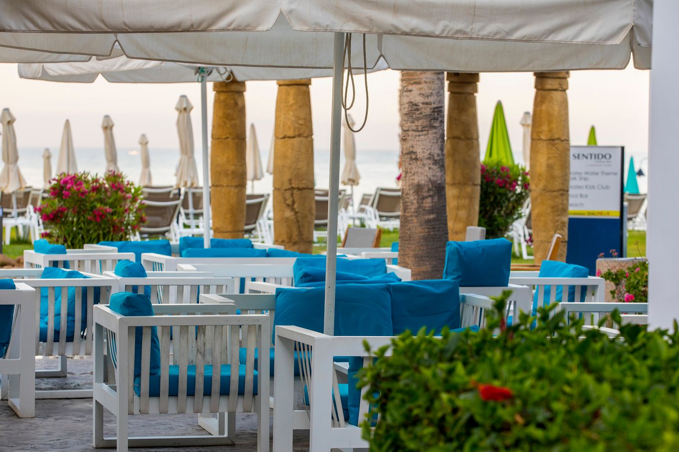 Leonardo-Cypria-Bay-Bar-18