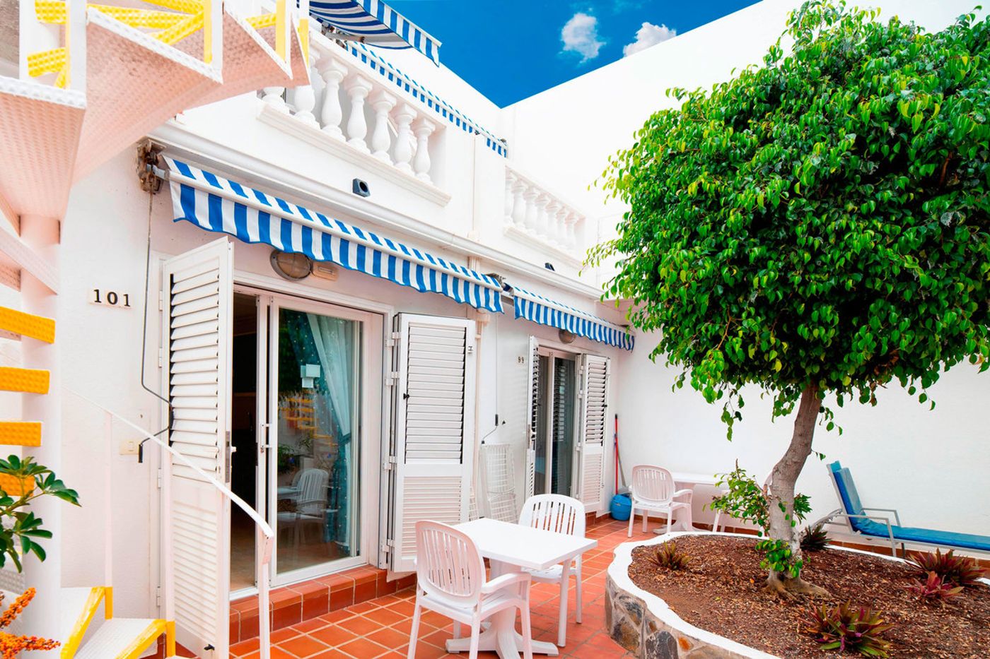 10.02.26 ONA Los Claveles