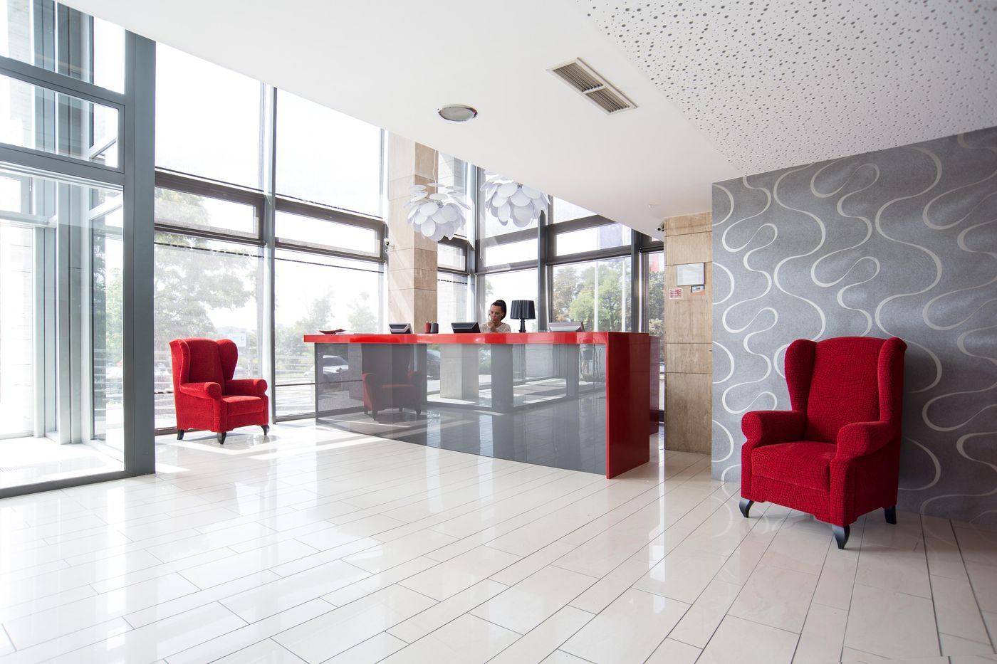 Rubin-Wellness---Conference-Hotel-Lobby-1