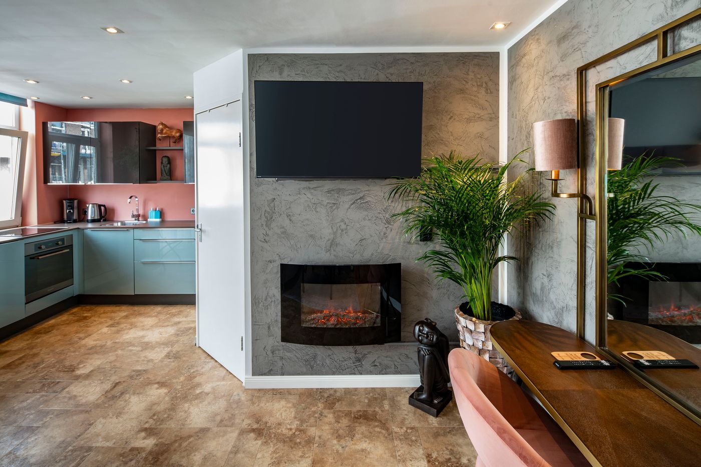 Hotel-Jupiter-Room-66