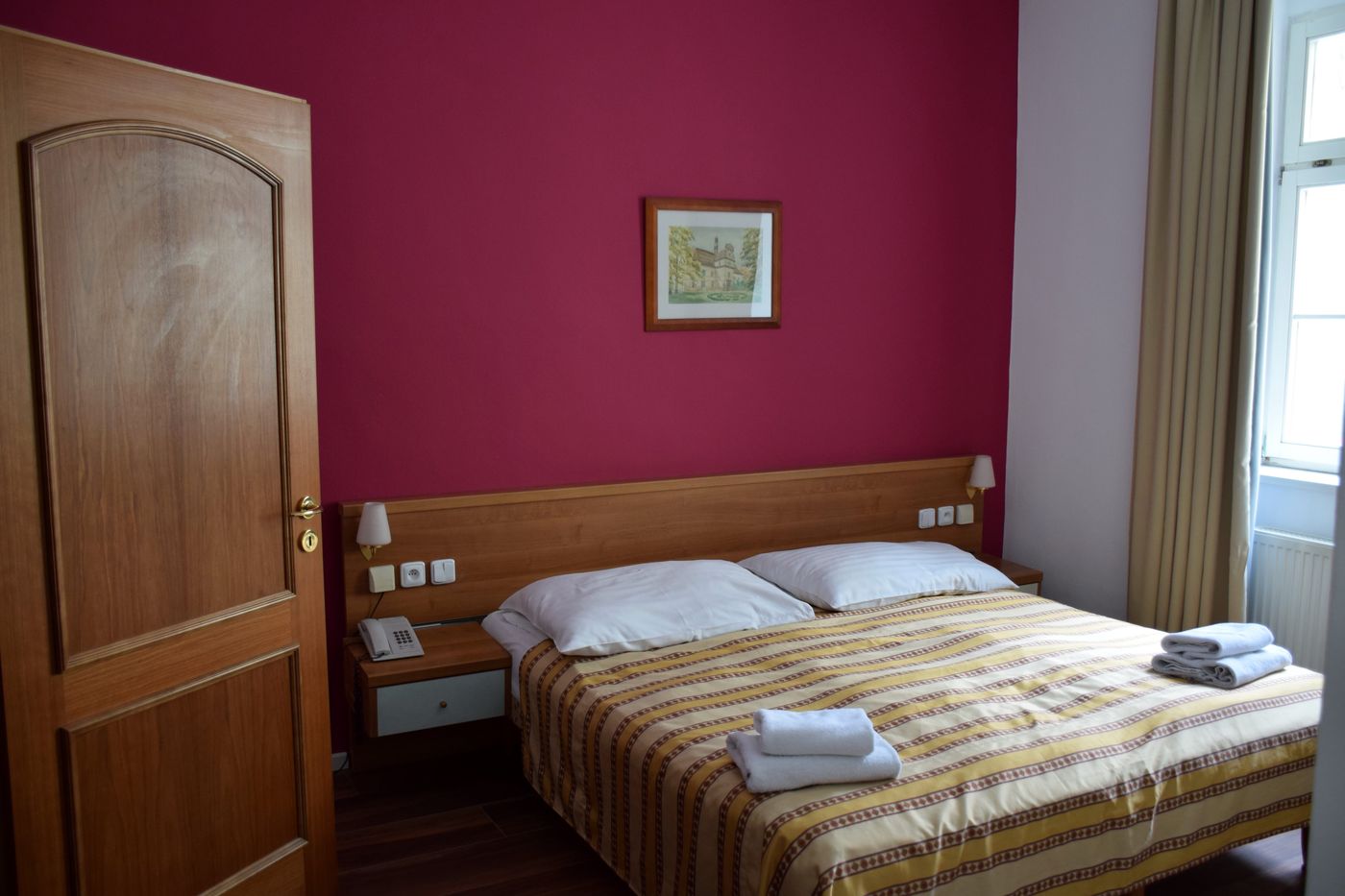 Hotel-Residence-Select-Room-9