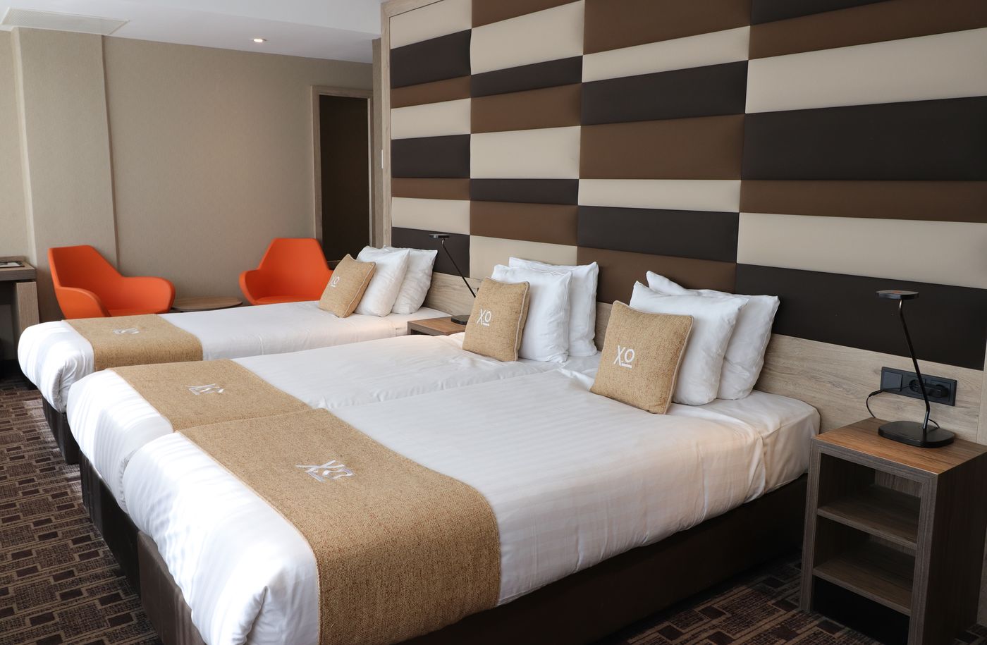 Xo-Hotels-Blue-Tower-Room-20