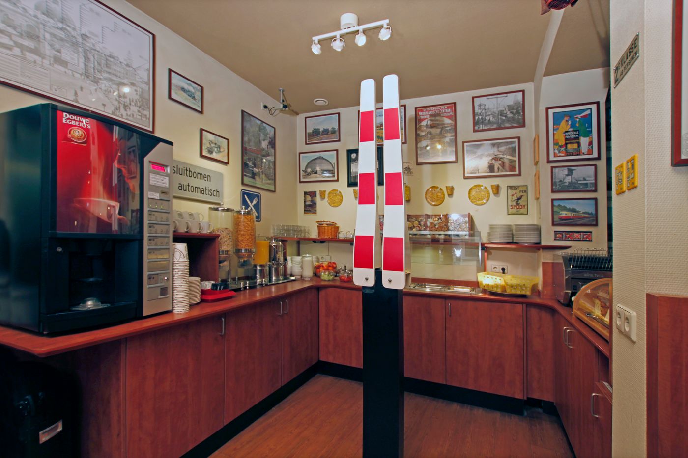 A-train-Restaurant-11