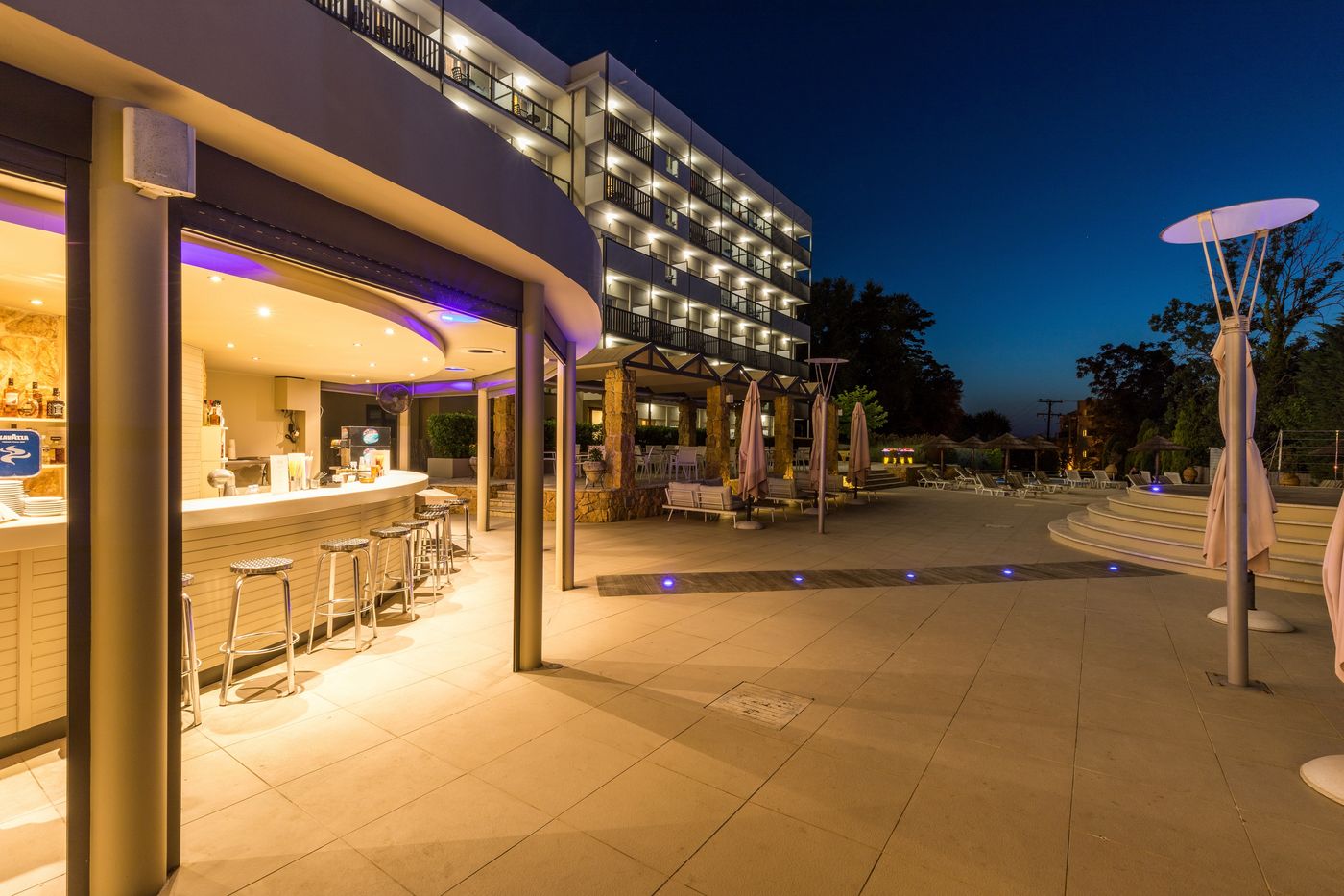 Ariti-Grand-Hotel-Bar-5