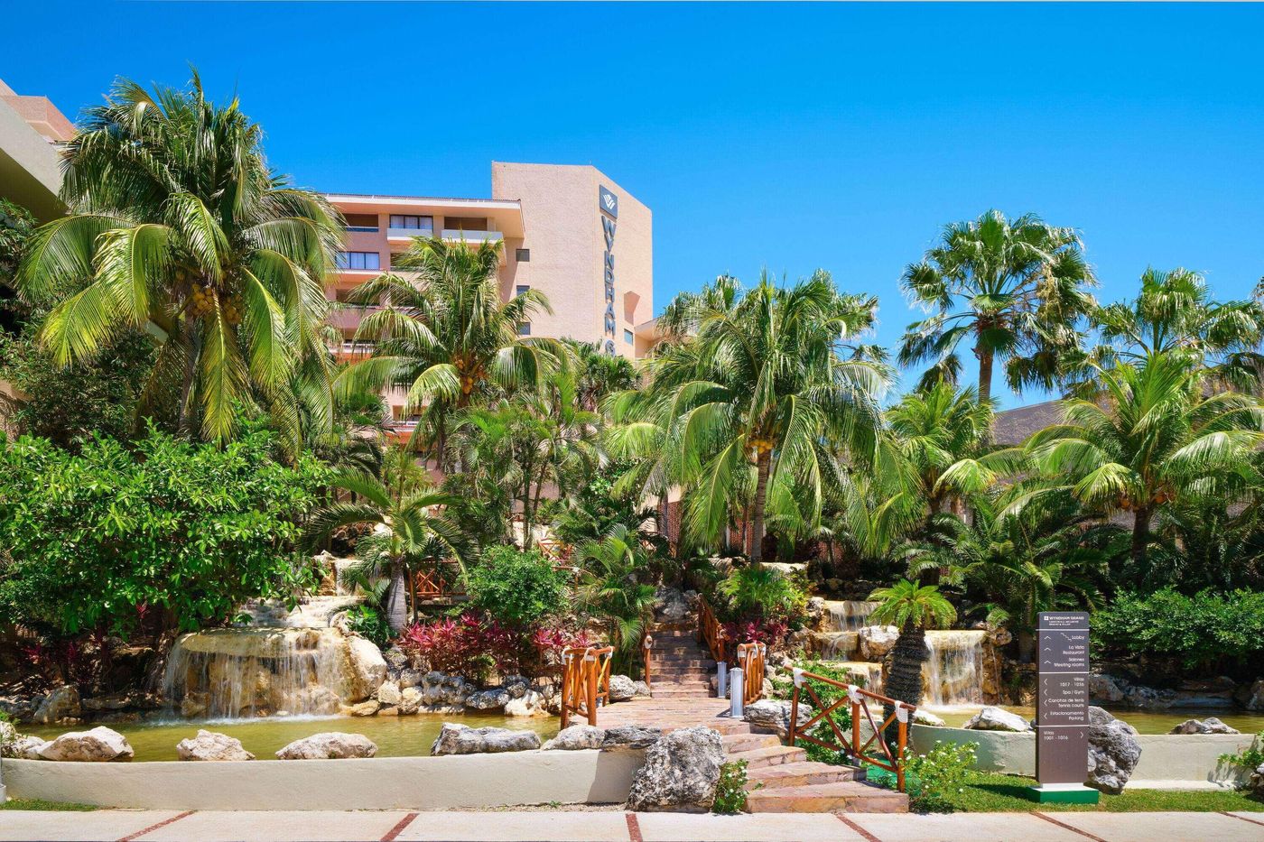 Wyndham-Grand-Cancun-All-Inclusive-Resort---Villas-General-view-11