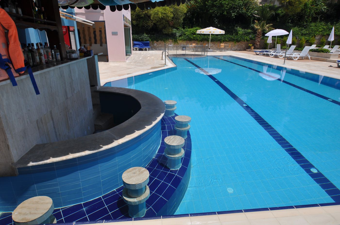 Happy-Apart-Hotel-Bar-10