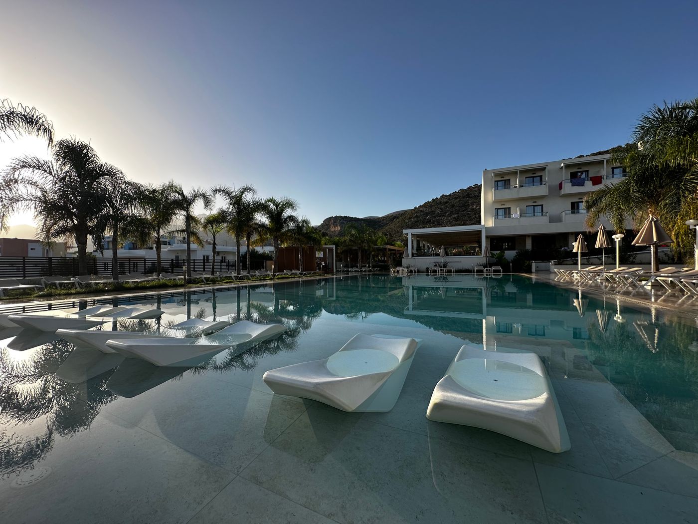 smartline-Kyknos-Beach-Pool-3