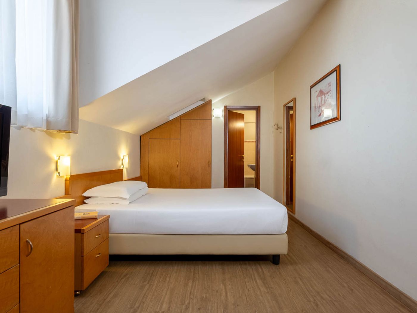 iH-ApartHotel-Milano-Argonne-Park-Room-17