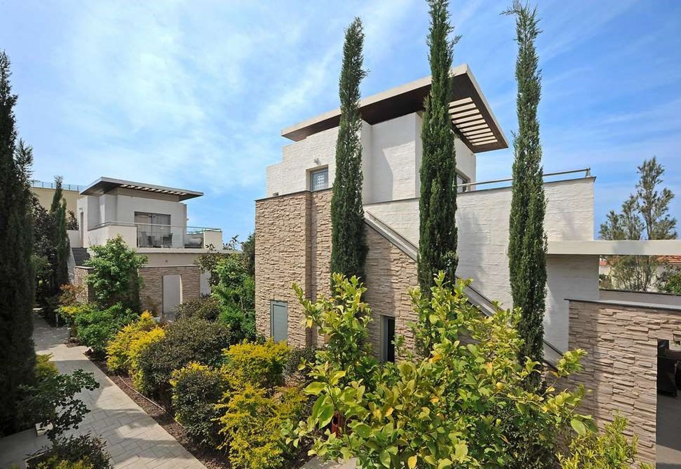 E Hotel Spa and Resort