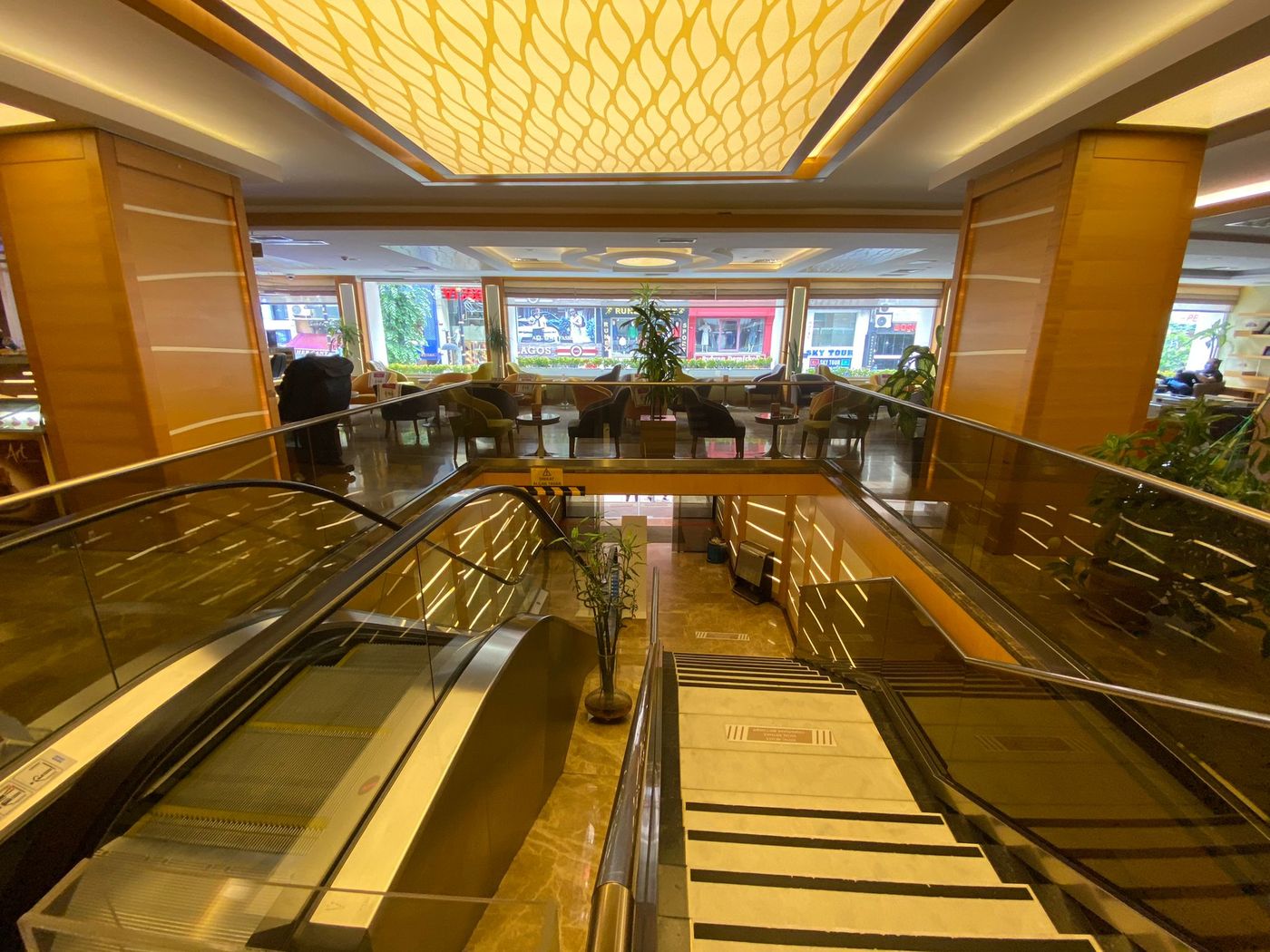 Prestige-Hotel-Old-City-Lobby-24