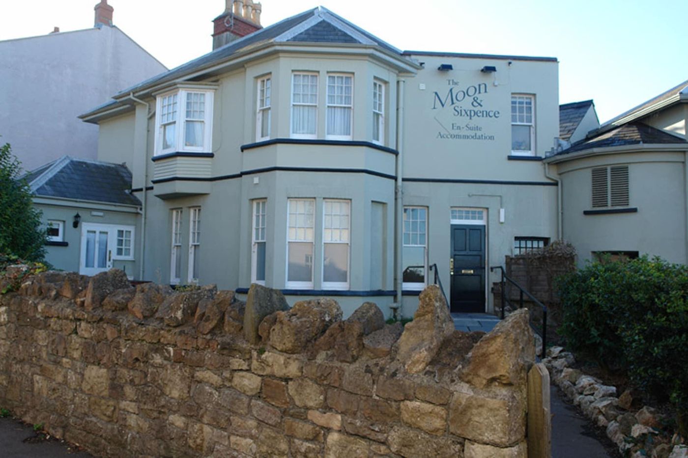 The Moon and Sixpence-United Kingdom-Clevedon-General view-1