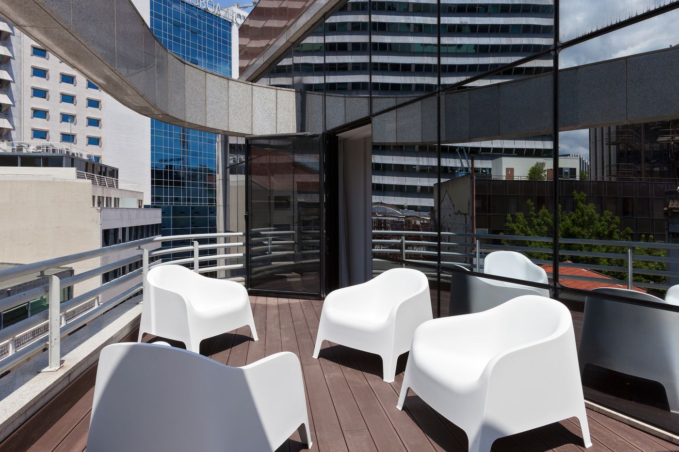 Hello-Lisbon-Marques-de-Pombal-Room-42