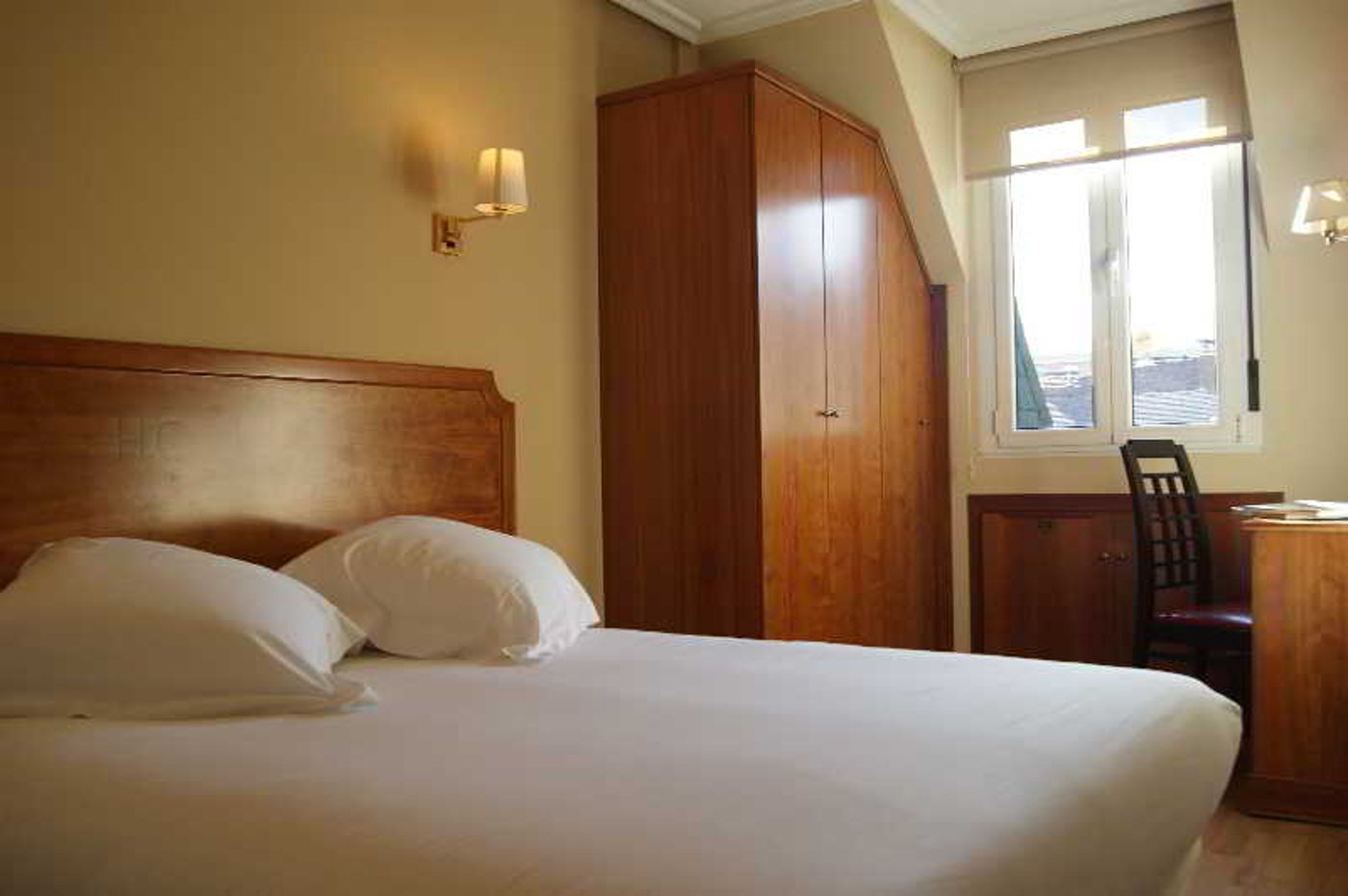 Hotel el Retiro de Cardea-Spain-OVIEDO-Room-10