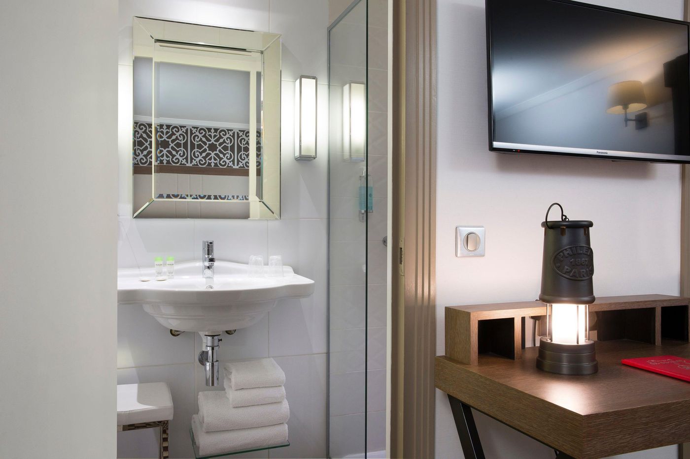 Phileas-Lazare---Spa-Room-53