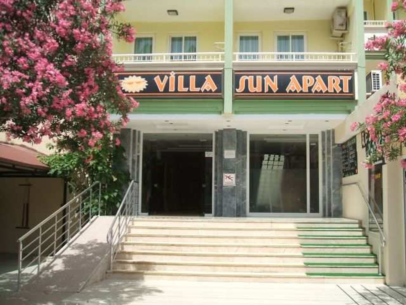 Villa Sun Apartments