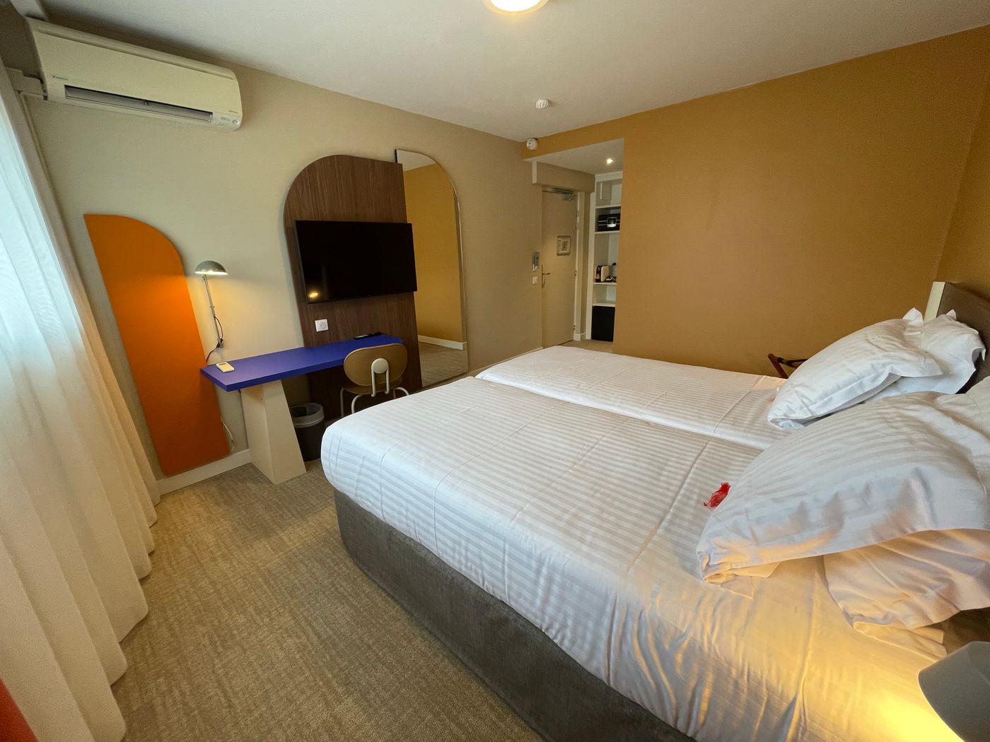 Hotel-Abrial-Cannes-Centre-Room-17