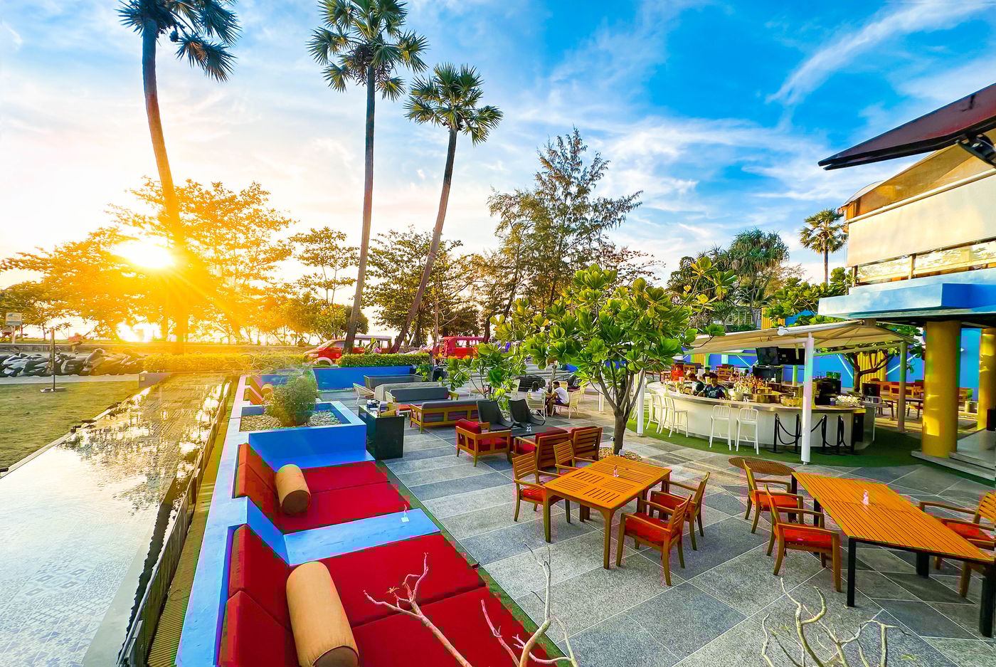 Movenpick-Resort---Spa-Karon-Beach-Phuket-Restaurant-23