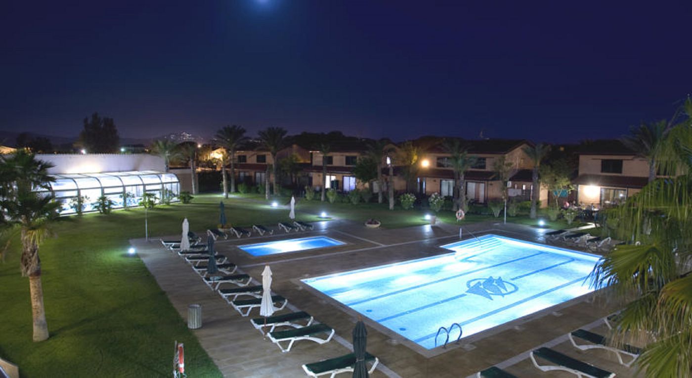 Clipper-and-Villas-Pool-5