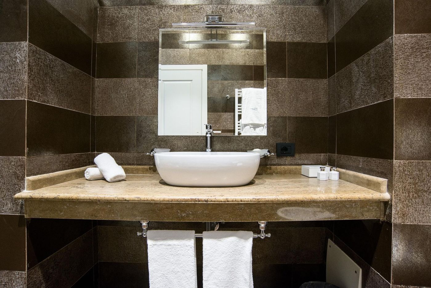 Via-Veneto-Suites-Room-48