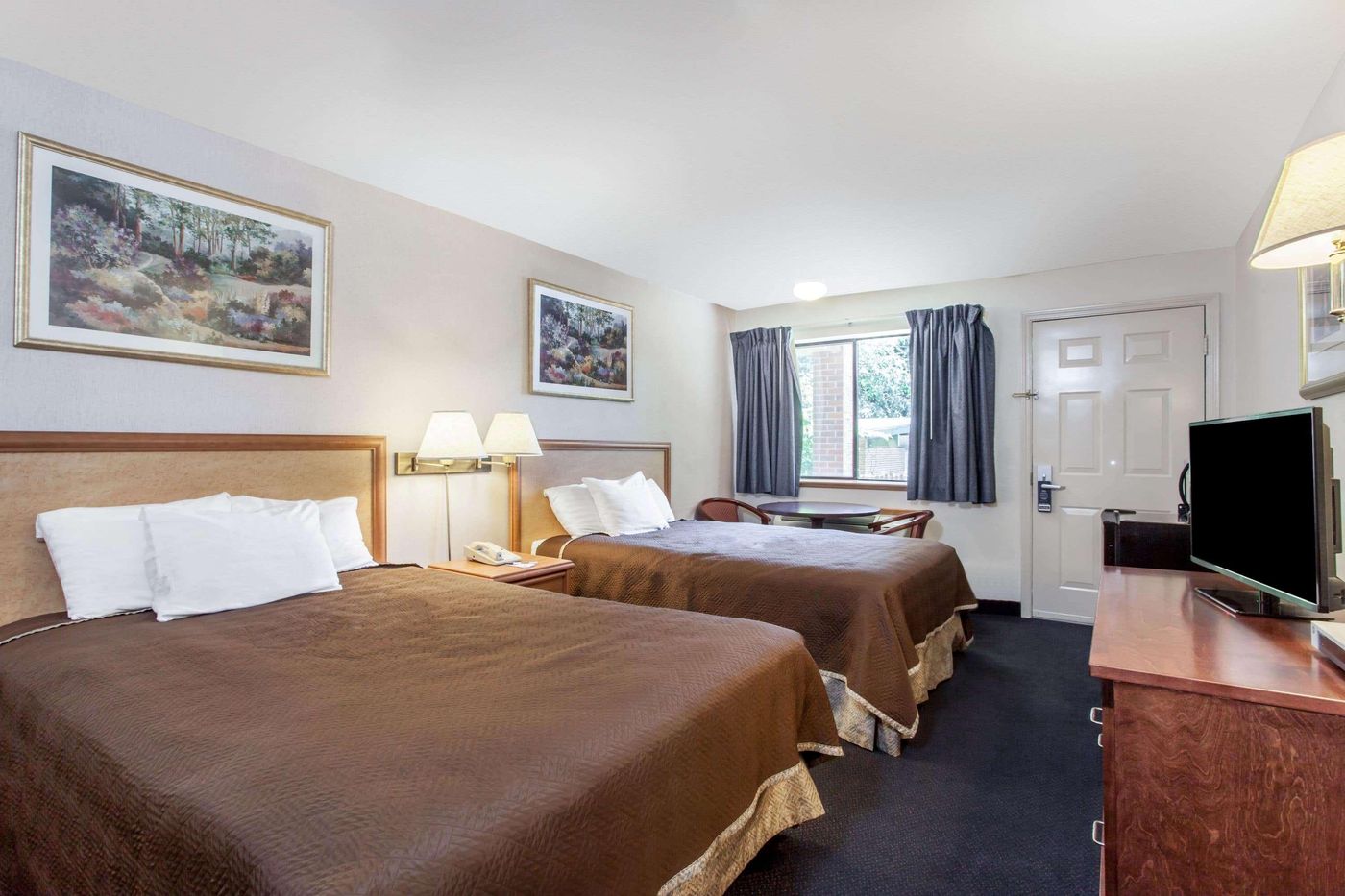 Econo Lodge Edmonds North Seattle-United States-Edmonds-Room-7