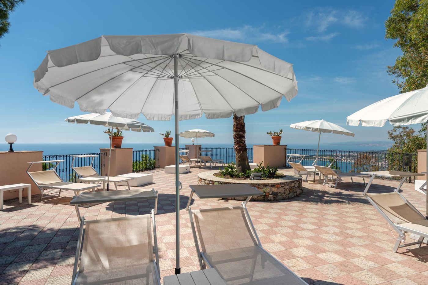 Excelsior-Palace-Pool-68