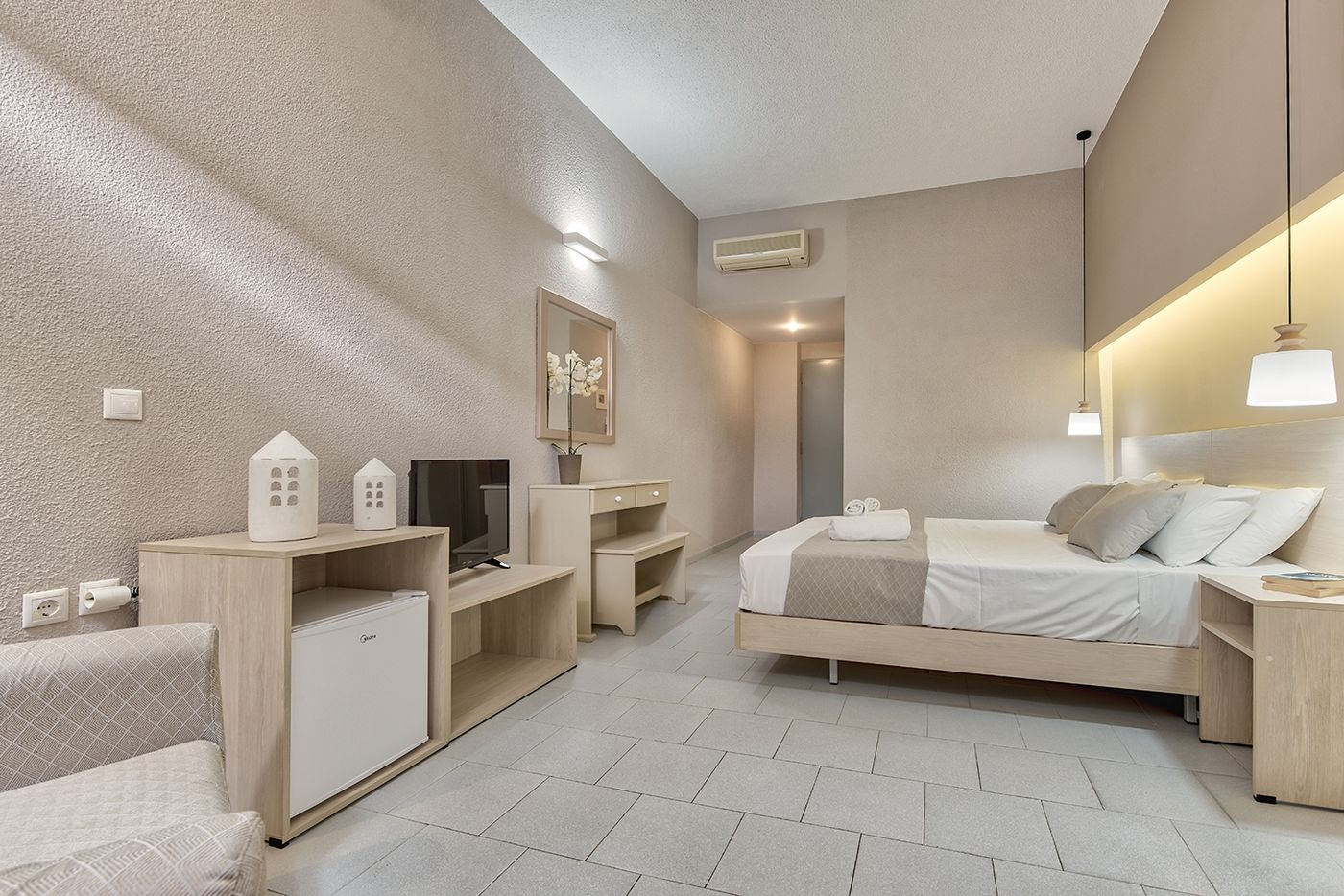 Contessa-Hotel-Room-34