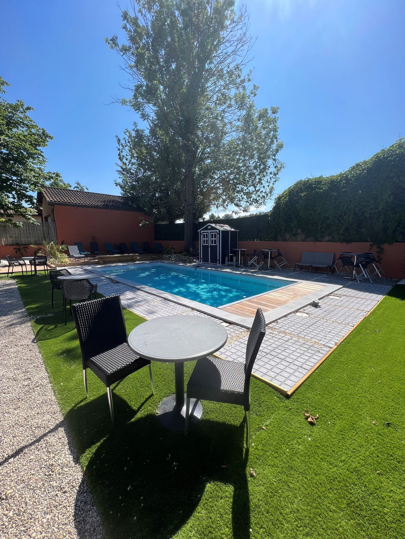 Logis Hôtel Restaurant Saint Romain - France - Anse - Pool - 9