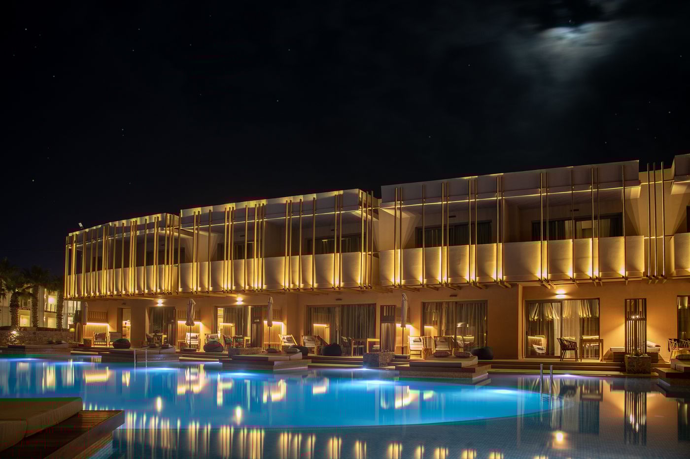 Pool access guestrooms_outdoor (18).jpg