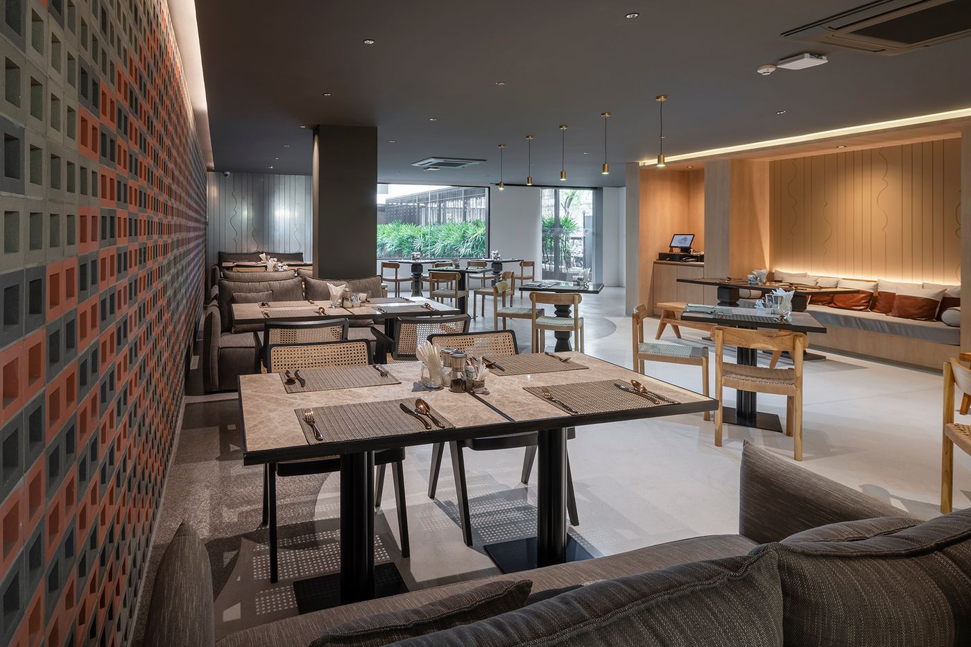 Lilit-Bang-Lumphu-Hotel-Restaurant-23