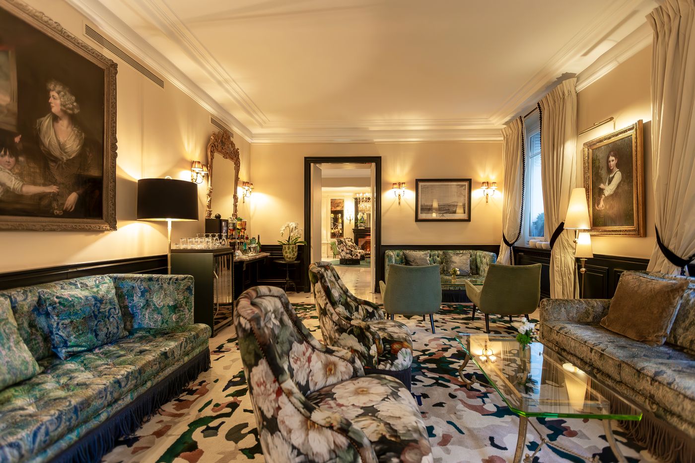 West-end-Paris-Lobby-26