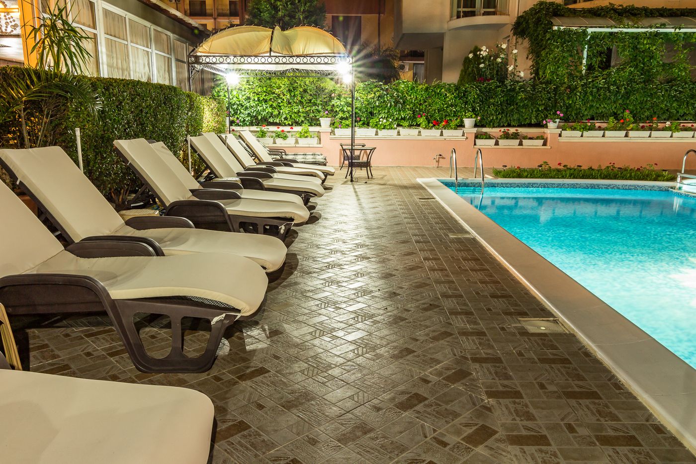 Family-Hotel-Venera-General-view-7