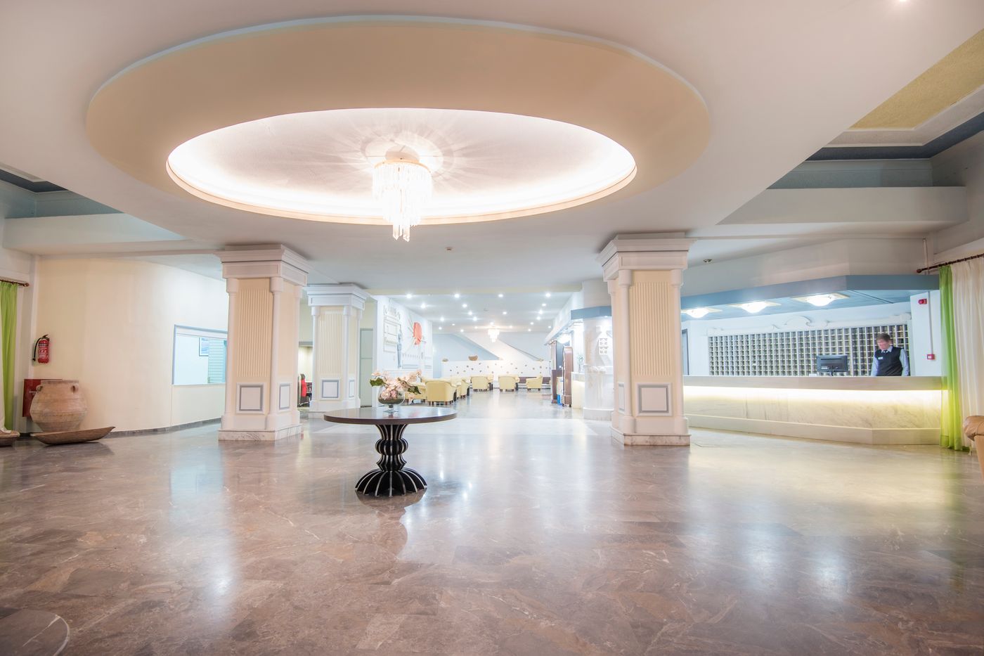 Atlantis-Hotel-Lobby-66