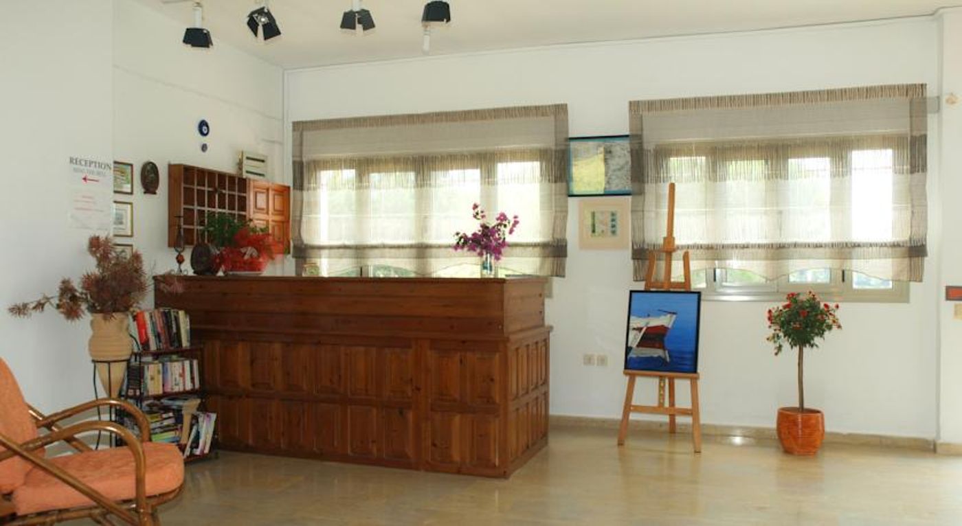 The Lakes Apartments