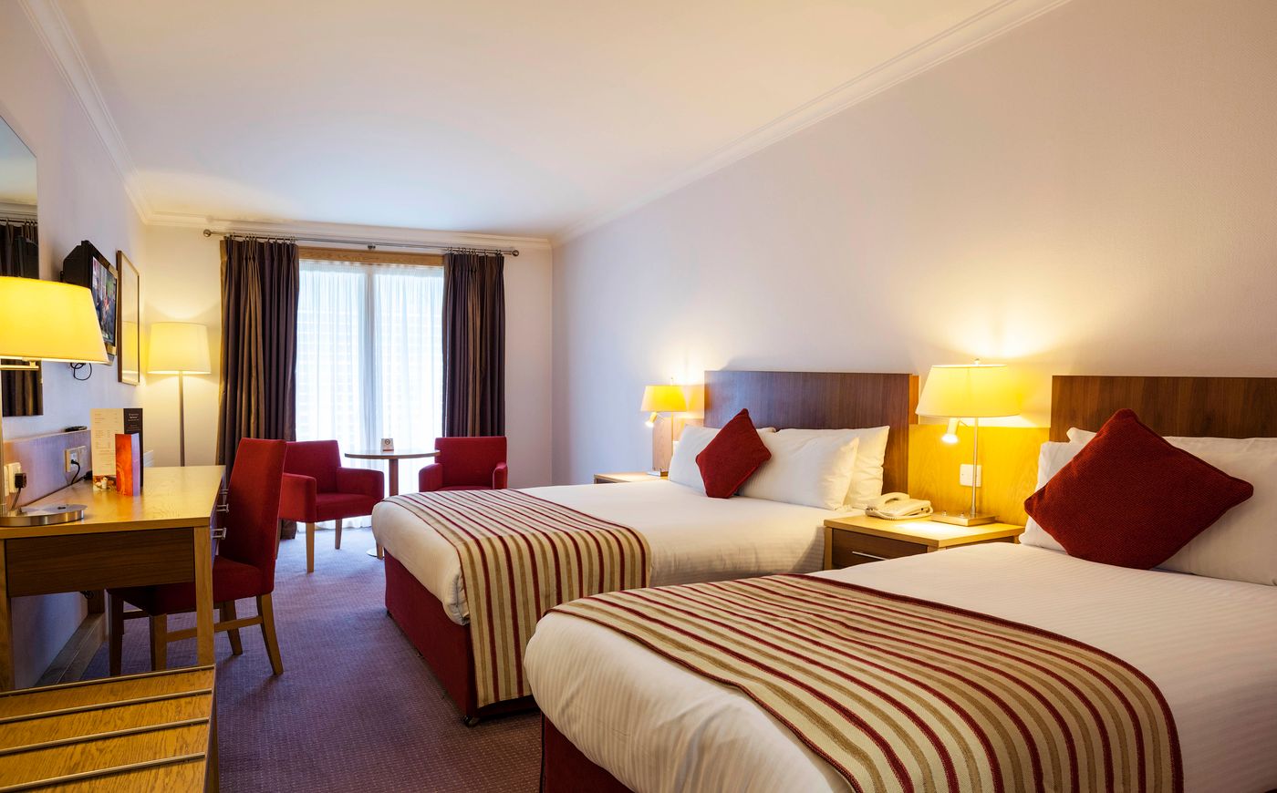 Clayton-Hotel-Cardiff-Lane-Room-26