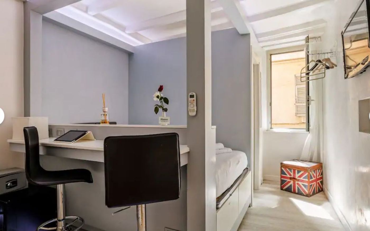 iRooms-Spanish-Steps-Room-8