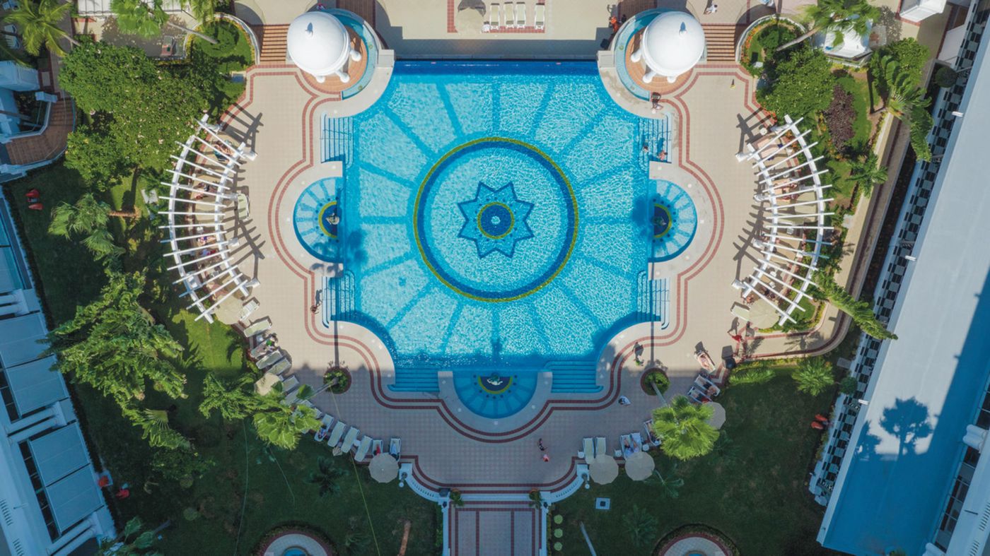 Riu-Palace-Las-Americas-All-Inclusive-Pool-27