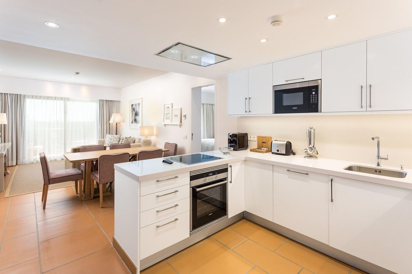 Pine-Cliffs-Ocean-Suites-Room-37