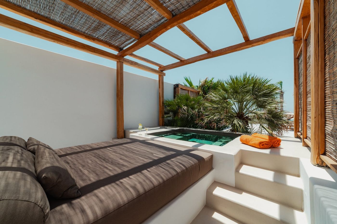 Branco-Mykonos-Room-4