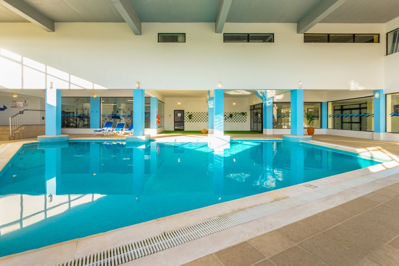 Janelas-do-Mar-Pool-58