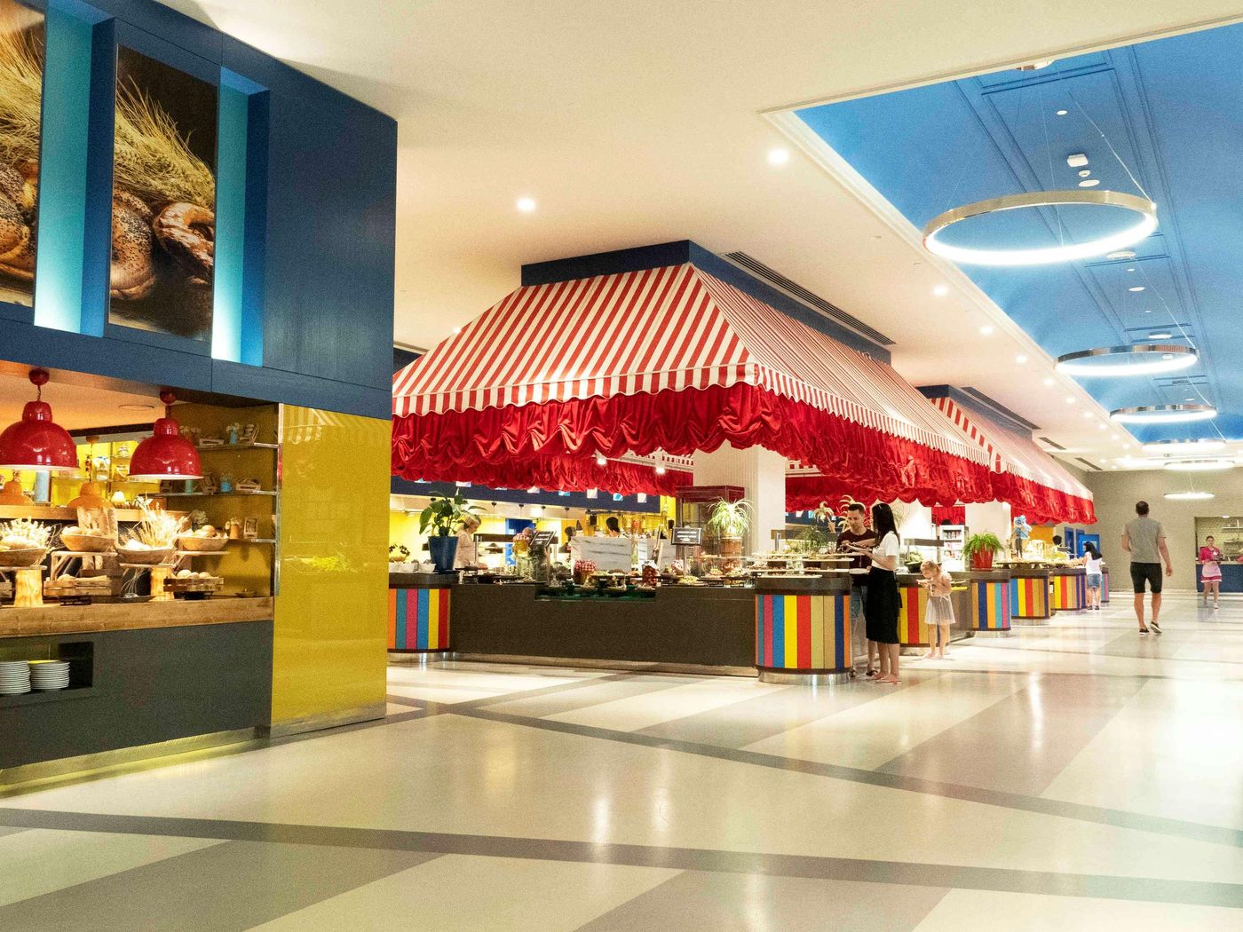 The-Land-of-Legends-Kingdom-Restaurant-46