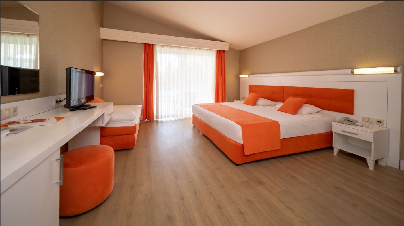 Sueno-Hotels-Beach-Side-Room-25