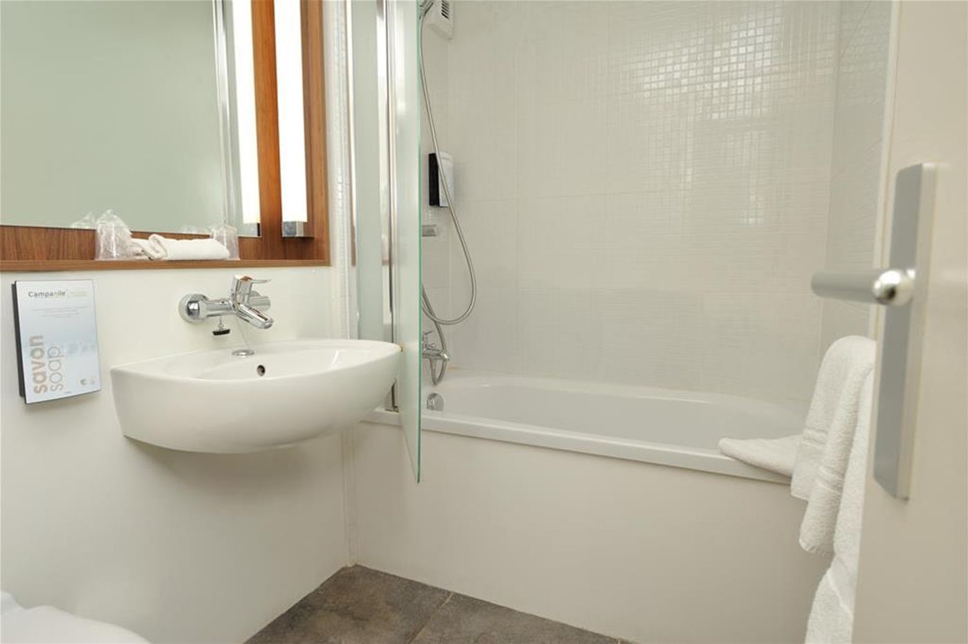 Campanile Lyon Est - Aéroport Saint Exupéry - France - SAINT LAURENT DE MURE - General view - 8